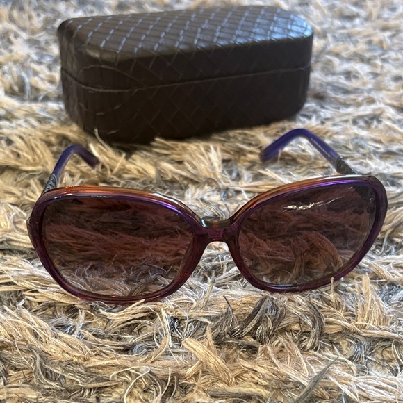 🕶️ Bottega Veneta Sunglasses with Matching Brown Leather Case🕶️ - Picture 8 of 10